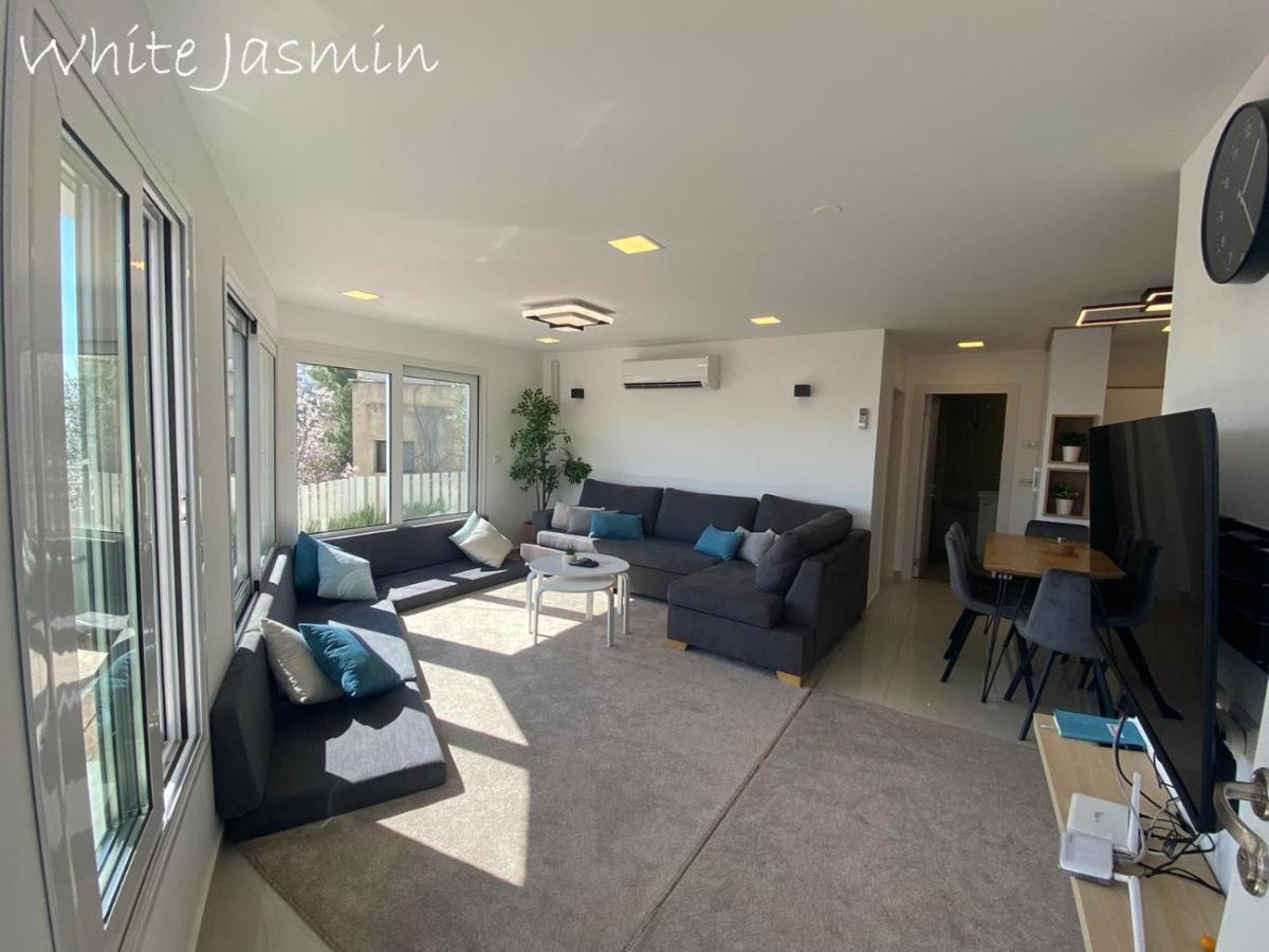 Jasmin Suites Majdal Shams Exterior photo